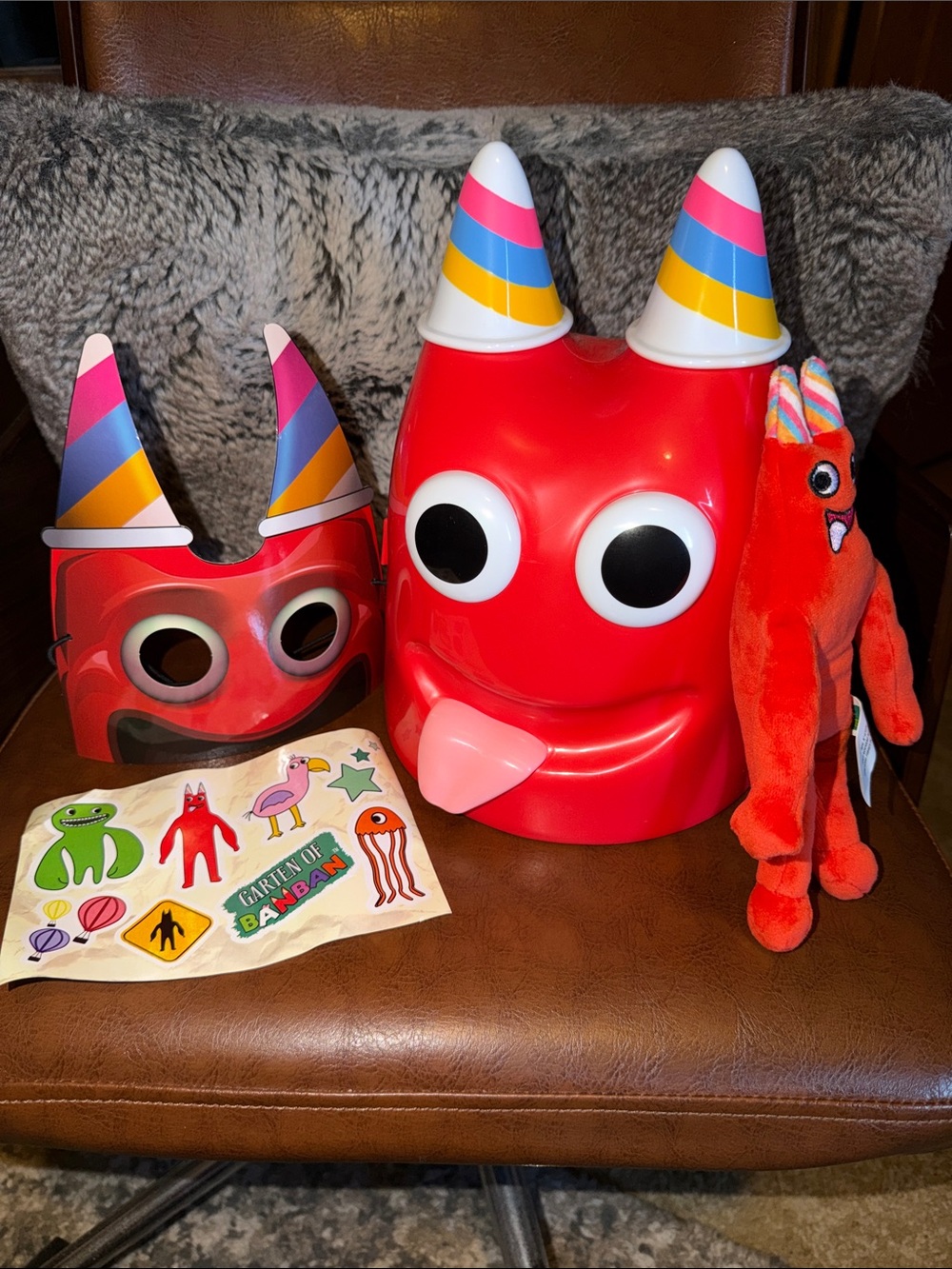 Garten of BanBan collectors head storage container with stickers, mask and plush